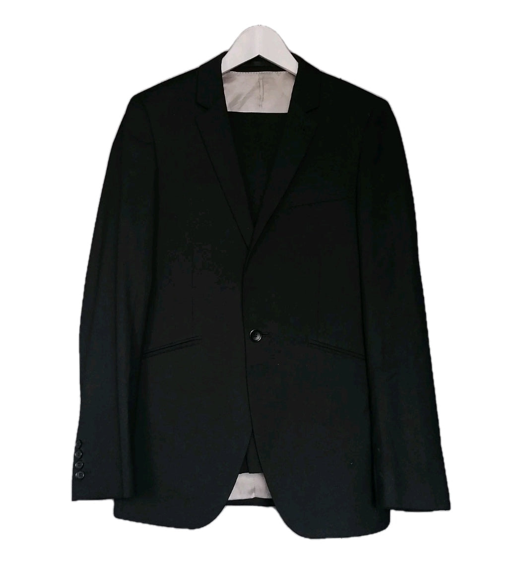 Man black 2 piece suit 36R/30R