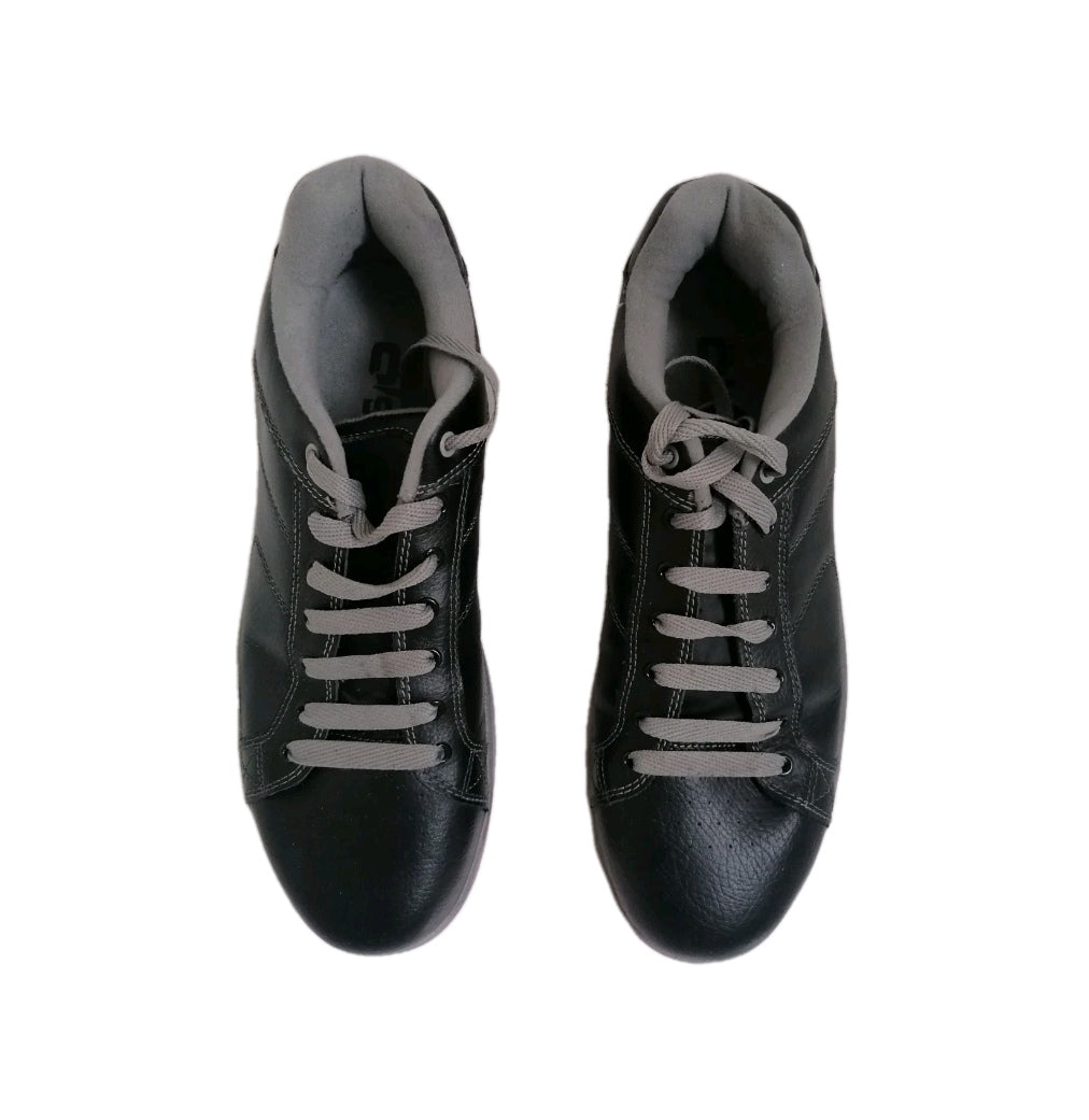 Men black red lace up trainers UK 11