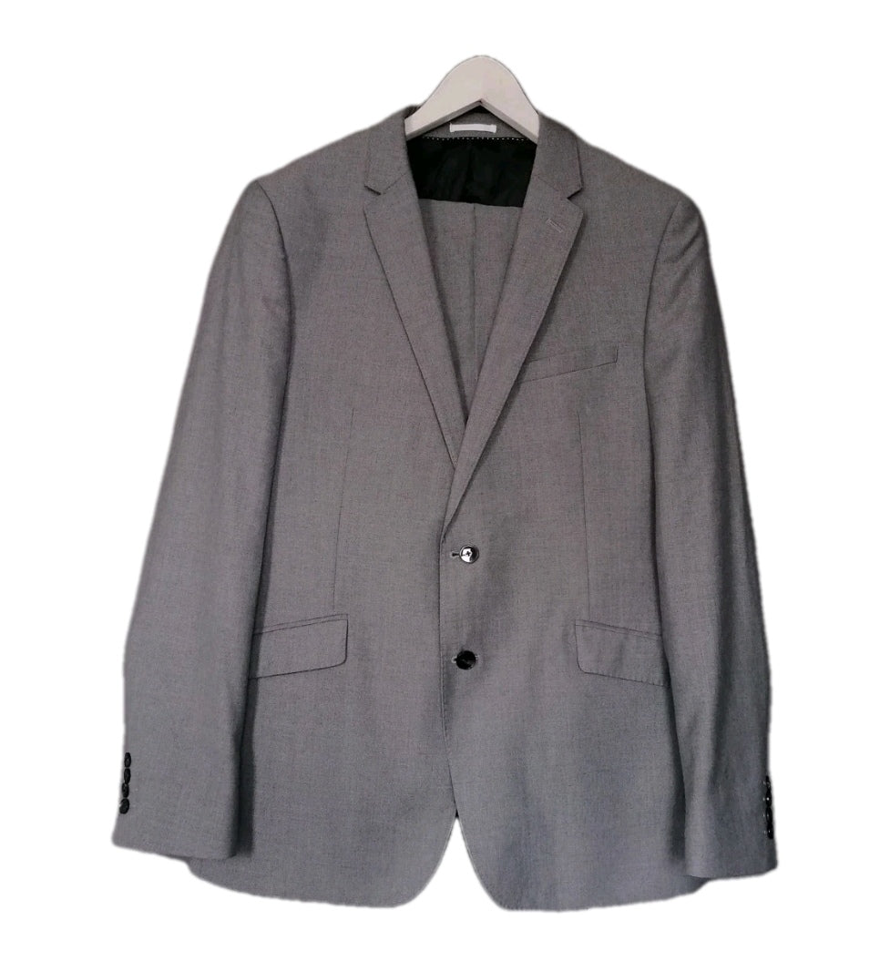 Men grey 2 piece suit 42L/38L