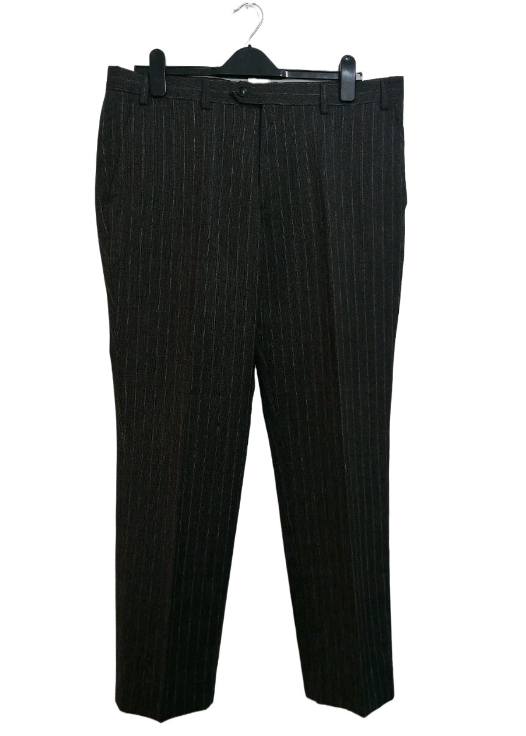 Men pinstripe 2 piece suit 42R/36S