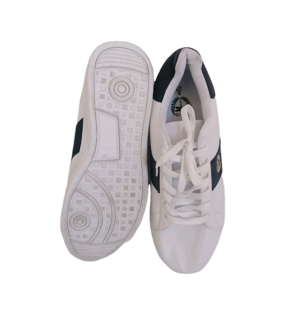 Men white lace up trainers shoe UK 8