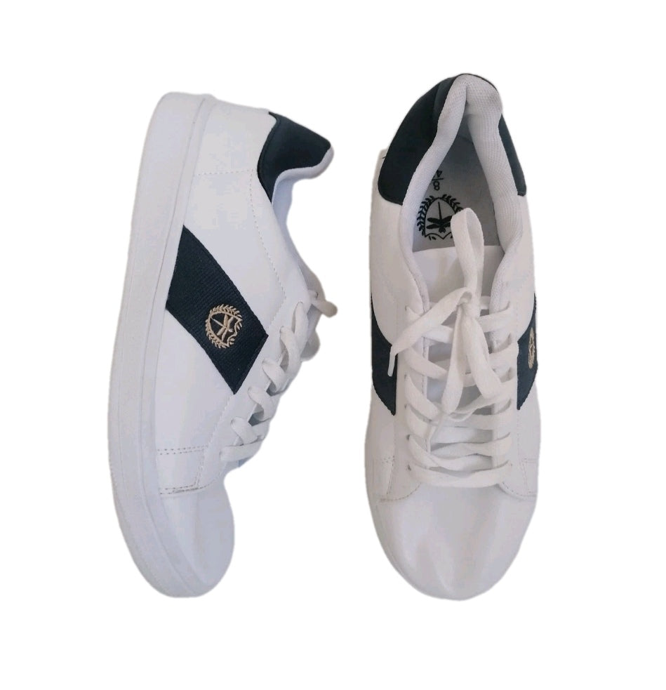 Men white lace up trainers shoe UK 8
