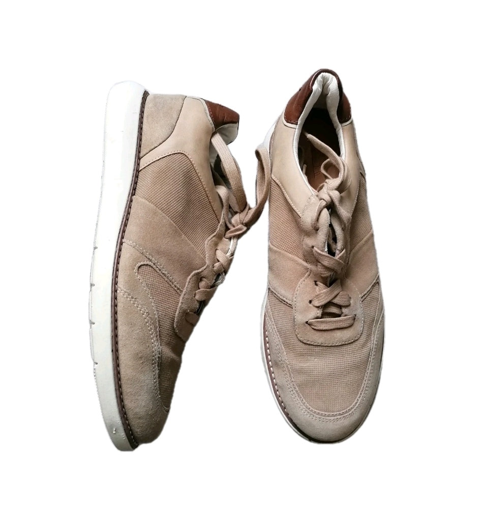 Older boys Zara beige casual shoe UK 6.5