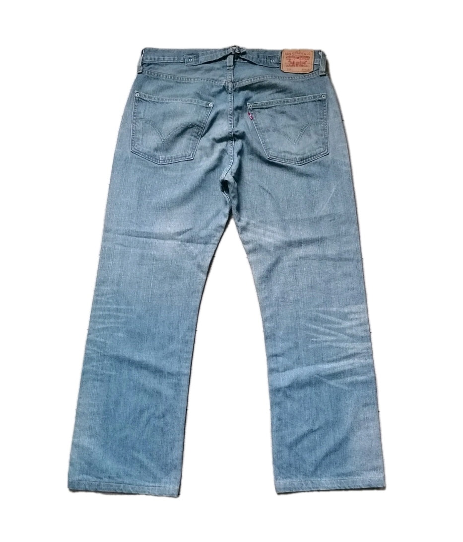 Men Levi regular fit jeans W34 L32