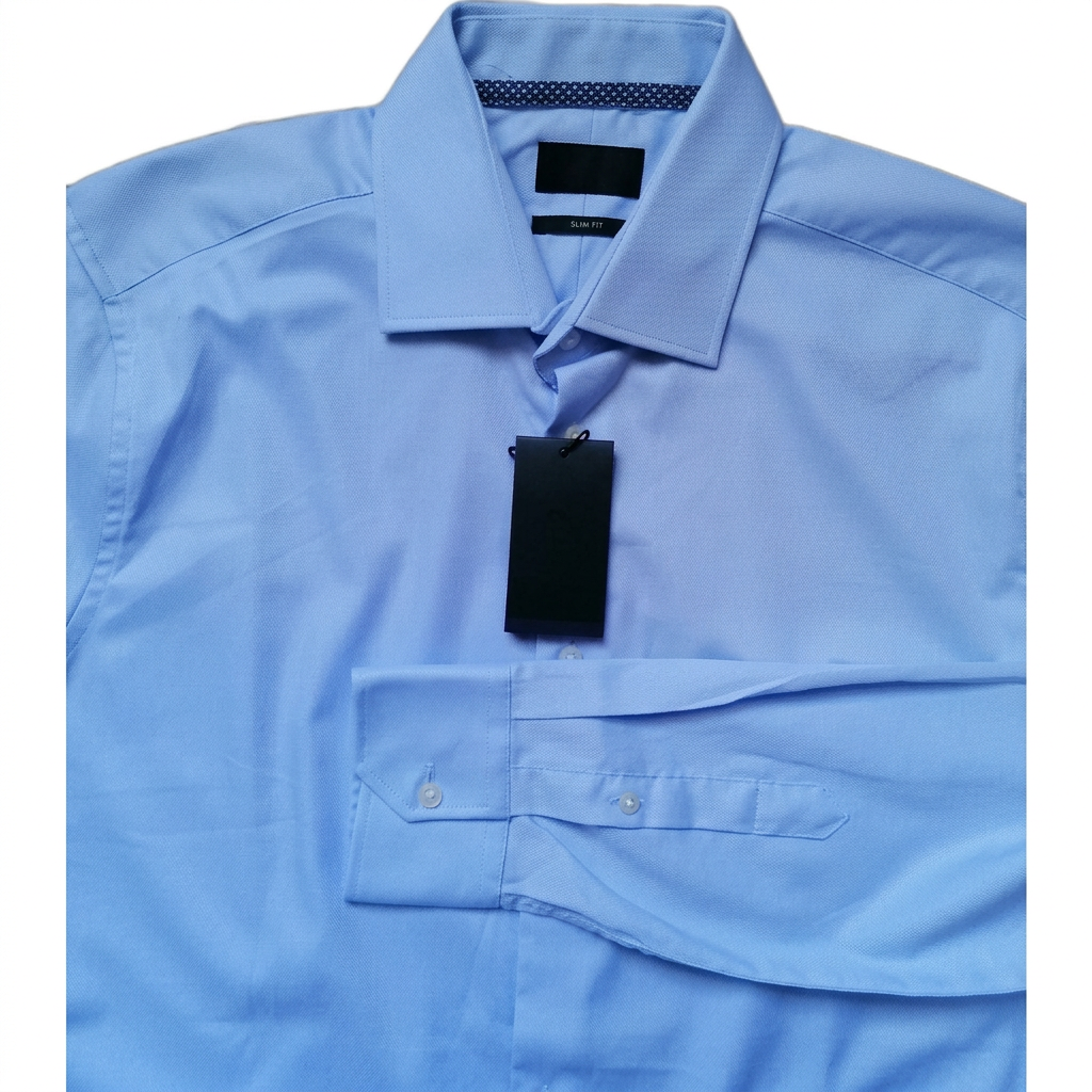 Refined collar-and-cuff close-up